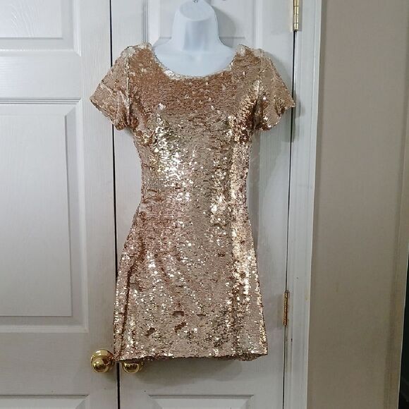 Fab'rik gold/cream sequin mini short sleeve mini dress Sz M EUC - Picture 1 of 7